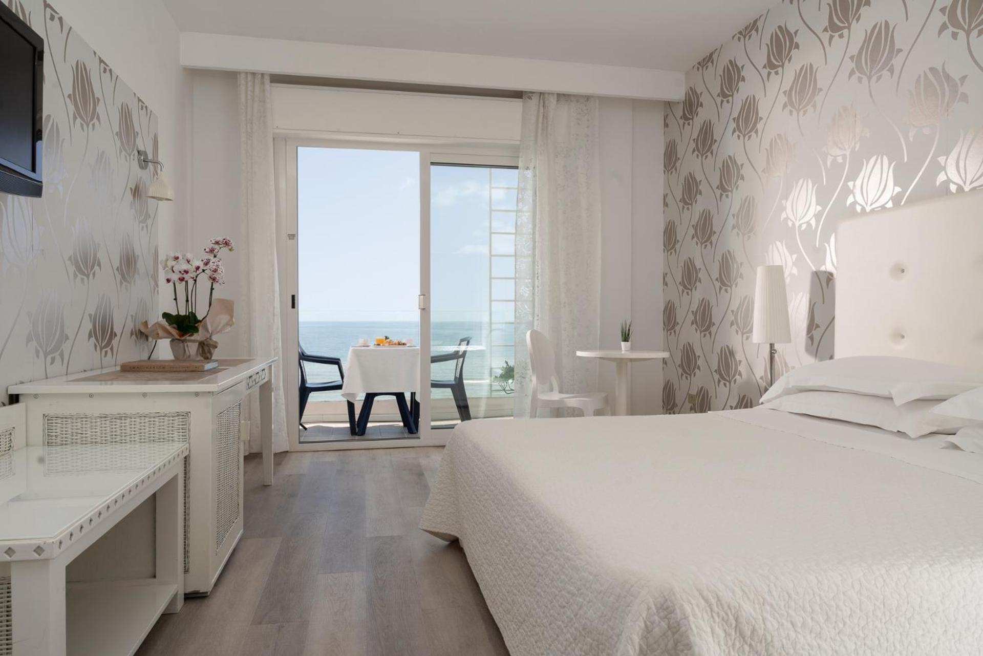 Hotel Mediterraneo Ριτσόνε Εξωτερικό φωτογραφία
